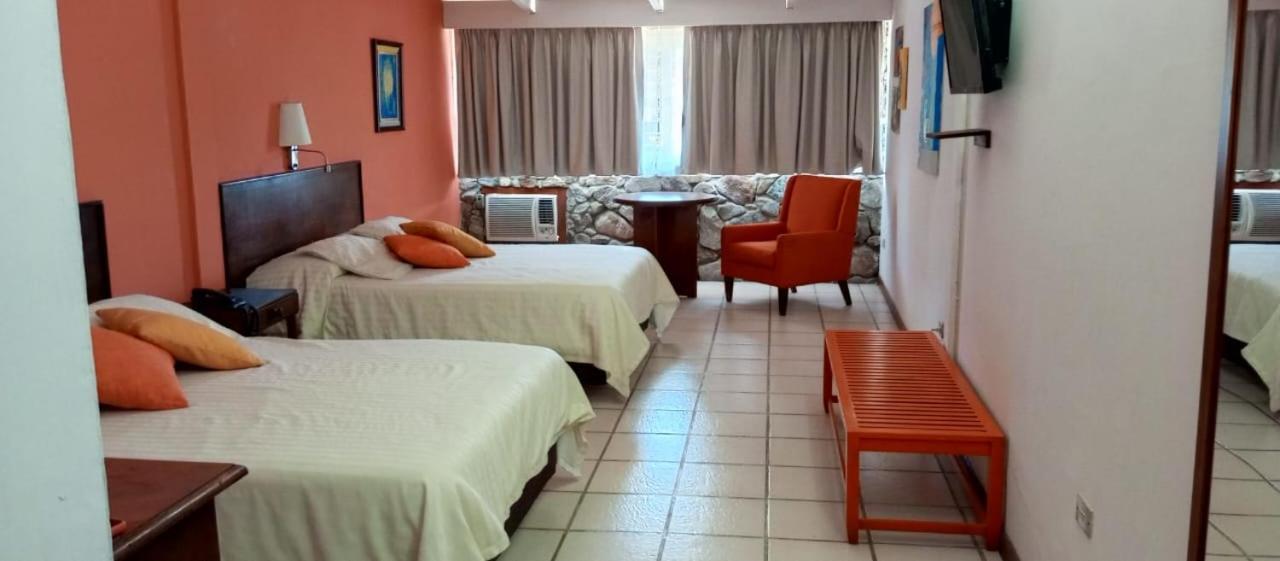 Hotel La Pedregosa メリダ エクステリア 写真